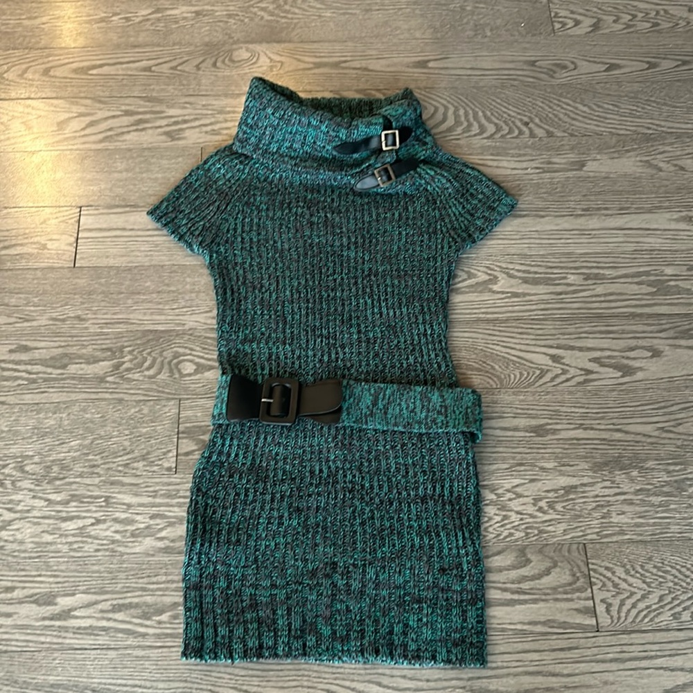 Beautiful dress sweater by Love Change❣️